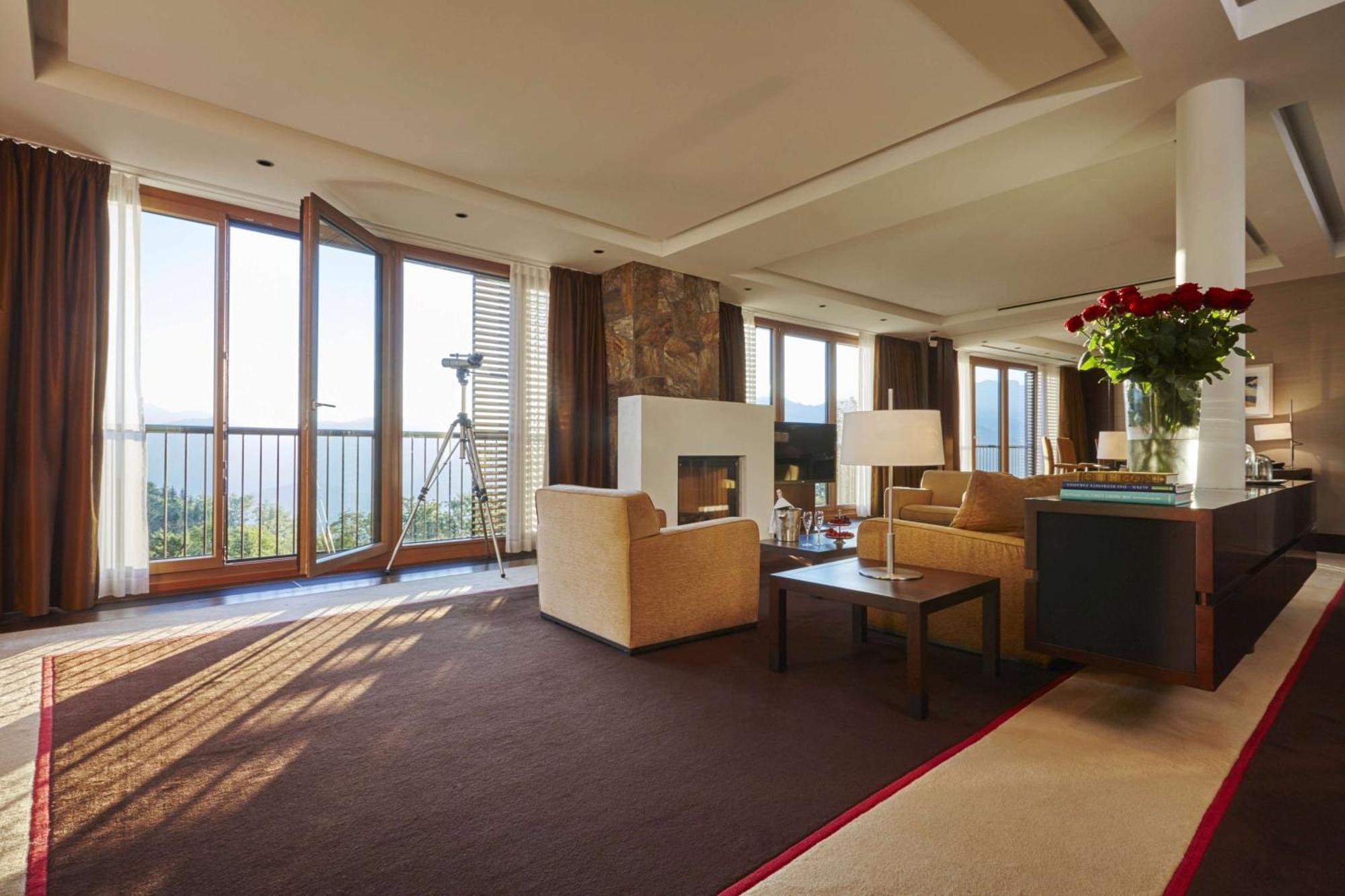 Kempinski Hotel Berchtesgaden Esterno foto The interior of the hotel