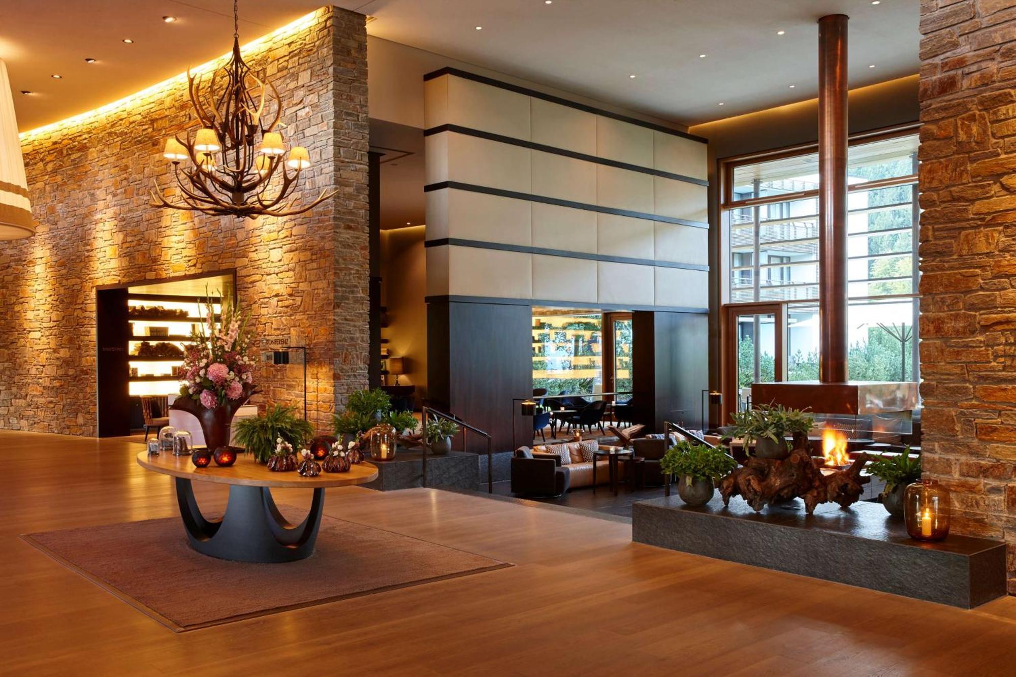 Kempinski Hotel Berchtesgaden Esterno foto The lobby of the hotel
