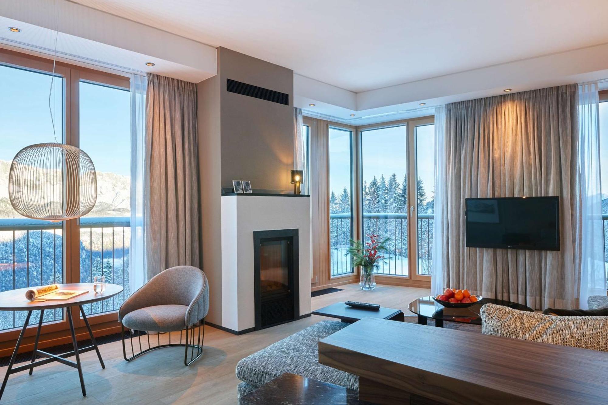 Kempinski Hotel Berchtesgaden Esterno foto A living room in a modern house