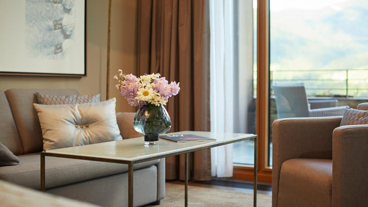 Kempinski Hotel Berchtesgaden Esterno foto A suite on board