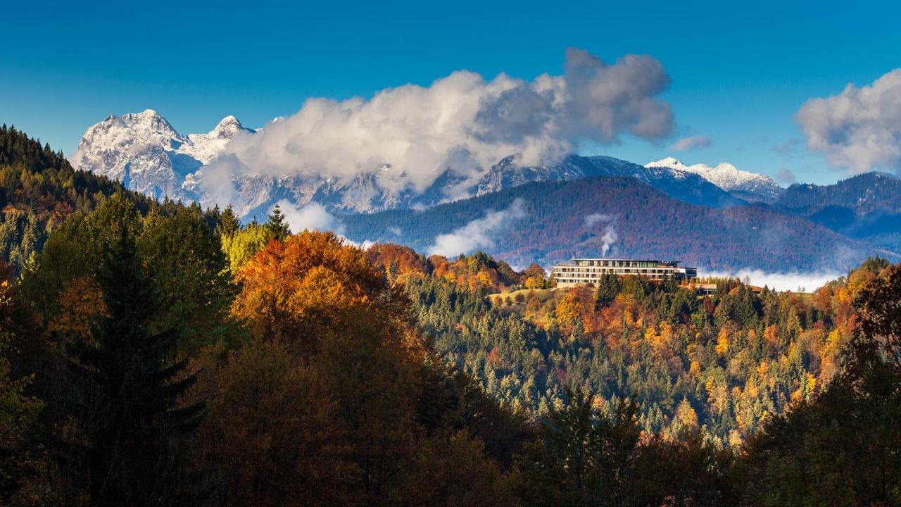 Kempinski Hotel Berchtesgaden Esterno foto View of the hotel from the west